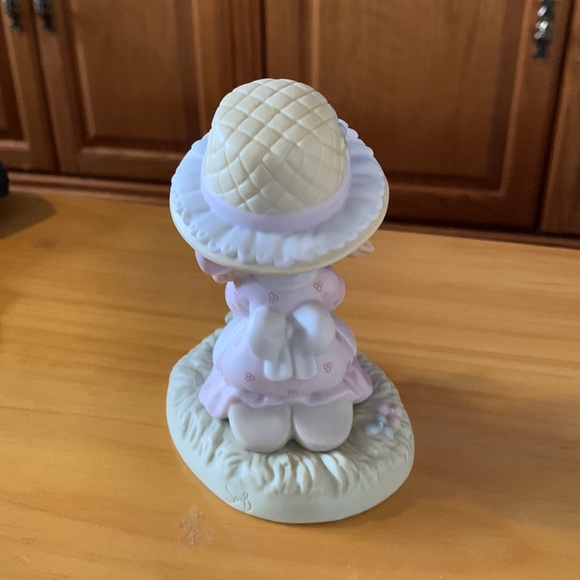 Precious Moments Lord Let Our Friendship Bloom - Picture 3 of 4